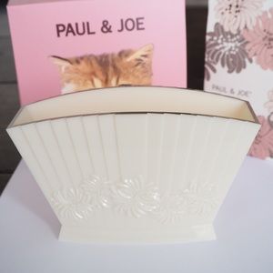 Paul & Joe brush holder